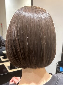 ハウス(the HOUSE) 柔らかベージュの前下がりボブ♪