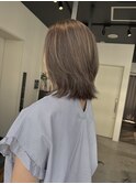 白髪ぼかしハイライト/ベージュカラー／レイヤーボブ
