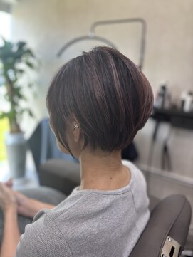 アキコ(AKIko) 大人女性のための美シルエットショート