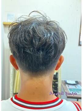 フリーダムデザイン(FreeDoM Design hair&nail) メンズクセ毛風ショート