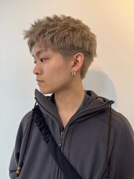 メンズハイトーン×スパイキーショート