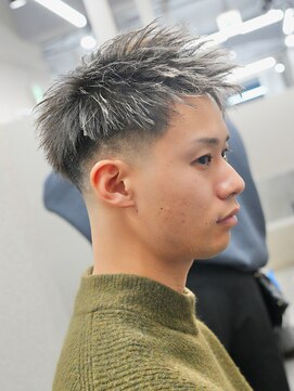 スラッシュ(SLASH) メンズパーマ/ホワイトハイライト/短髪/フェード/ツイスト/姫路