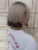 ロリム(RorriM)&nbsp;ホワイトベージュ　エンドカラー 裾カラー レイヤーカット