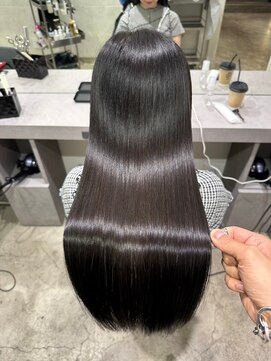 キュア 表参道(CURE) ・表参道駅・縮毛矯正・髪質改善・トリートメント・美髪矯正