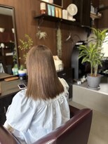 アオイ(Aoi)&nbsp;透明感たっぷり♪柔らかなベージュカラーで艶髪に