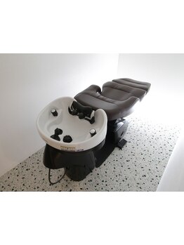 何とも言えない心地良い時間を提供してくれる『スパ技術』と『夢シャンプー』。叶えるのは健やかな美髪♪