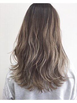 フレアジェネラス(FLEAR generous) 【奇抜すぎない】アッシュグラデーション 柳本麻守