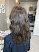 エイティエイト(88)&nbsp;艶髪アッシュベージュ