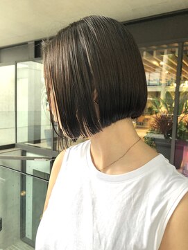 トルネード(TORNADO) 外国人風　切りっぱなしボブ　アッシュブラウンカラー☆MIYUKI