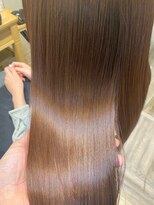 イーラ(era)&nbsp;《era》ブリーチなし　チェリーブラウン　潤いストレート　みわ