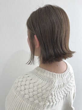 ヒビカ(HIBIKA) 外ハネ×マットベージュ