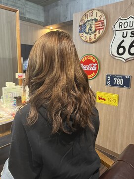 ニカ(NIKA) シルバーアッシュカラー+ミディアムレイヤー