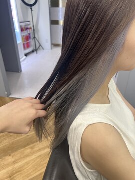 シカ 神戸三宮元町店(Cica) イヤリングカラー ブリーチ ホワイト シルバー 三宮 元町