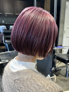 ローリー(Rowlly) ＃ブリーチ＃ピンク＃ぱっつんボブ