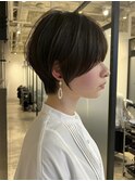 大人かわいい横顔美人ショート
