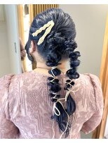 ムーン バイ ケンジ(moon by KENJE)&nbsp;【hinari】#お呼ばれヘア #編み込みツインテール