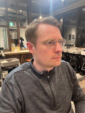 ザマンリバレッジニューヨーク(THE MAN LeverageNewYork) 大人外国人風七三サイドパートフェード:花形 知希