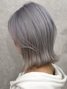 ロウル 渋谷(LOWRL) ブルーシルバー/シルバーグレー/ケアブリーチ