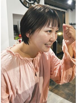 クイン(qin) コンパクトオン眉ショートボブ