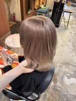 チャプター 問屋町(chapter)&nbsp;ケアブリーチミルクティーベージュカラーレイヤーカット韓国ヘア