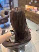 ロハスバイケンジ(LOHAS by KENJE)&nbsp;赤み消しオリーブベージュ透明感×柔らかさで垢抜けカラー