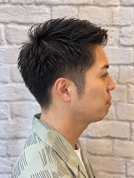 グレイスフルバーバー 新宿パークタワー店 新宿理容室で束感アップバング×ソフトテーパーフェード