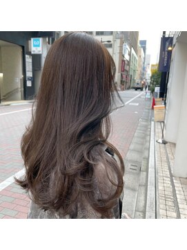 リソ 銀座(RISO) 【20代・30代・40代】スモーキーベージュで美人見え【RISO銀座】