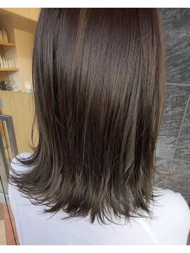 トリート 市川店(TREAT) 艶感オリーブベージュ*_市川