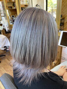 ルッカヘアガーデン バイ ラッシュゴールド(RUCCA HAIR GARDEN by LUSH GOLD) ウルフ×ミルクティーベージュ