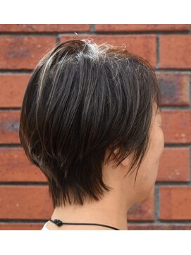 ヘア ニニ(Hair 22) 初めてのハイライト！