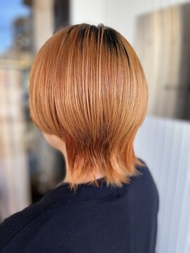 モニカ ヘアー(monica Hair) マッシュウルフ ダブルカラー オレンジカラー 外ハネ 20代 30代