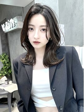 ヴェイン 渋谷(vain) ★くびレイヤー黒髪エモージュ小顔レイヤーロンググレーベージュ