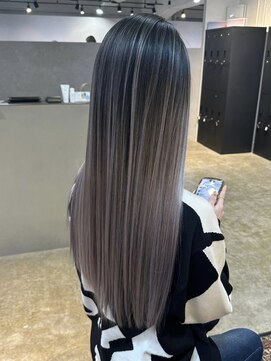 メリー オオサカ(Merly Osaka) 根本が地毛に近いので数ヶ月放置！コントラストバレイヤージュ