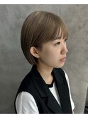グレージュ　ハイトーン　ボブカット　丸みボブ
