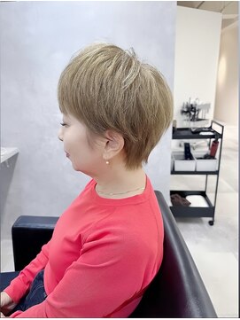 アイディール 心斎橋店(:ideal) 大人女子のための脱白髪染め・白髪ショート心斎橋