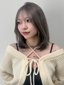 ビューシンサイバシ(VIEW SHINSAIBASHI) ミディアムレイヤーのシルバーグレージュ10代20代30代