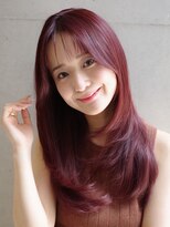 シア(sia)&nbsp;韓国風くびれレイヤー髪質改善チェリーレッド小顔美髪20代30代