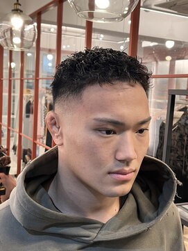 アンバーグリーム(AMBERGLEAM) スキンフェードショート