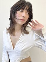 ココ 原宿(KOKO)&nbsp;黒髪小顔クラゲヘアーオリーブグレーココアベージュインナー