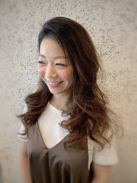 DAMANI 表参道 髪質改善/ヘッドスパ/ハイライト/白髪染め/白髪ぼかし/縮毛矯正 似合わせカット/ミディアムレイヤーカット[表参道駅]