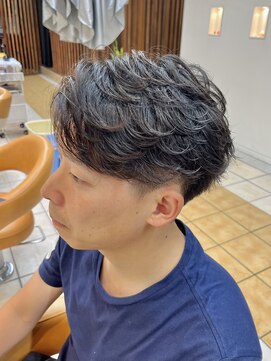 クオリス 上板橋店(QUALIS) 20代◎フェザーパーマ×センターパート×韓国風無造作ヘア