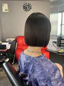 リベット(LIVET)の写真/【荻窪駅徒歩3分】一人ひとりの髪質、状態に合わせて薬剤設定をし、ダメージを最小限に自然な仕上がりを。