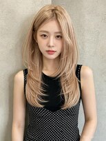 エイチ ウルフカット 大阪梅田(811)&nbsp;ショート外ハネボブヘアカラー40代韓国ボブイヤリングカラー