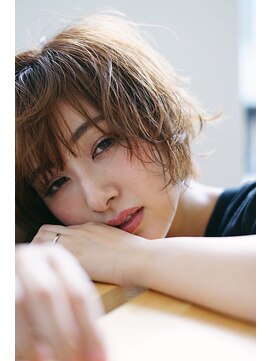 セラ ヘアデザイン(SELAh) 大人の為のエフォートレスでリラックス感あるノーブルショート