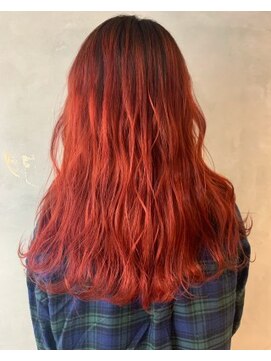 ジーナ(XENA) 抜け感レッドカラー