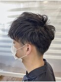 黒髪ツーブロック束感ショート