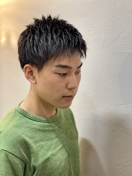 ミリオンバックス 上野(Million Bucks) ショートレイヤー<理容室>[メンズ/シェービング/床屋/上野]