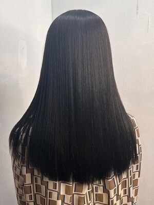 日本最高ランクの髪質改善！艶と潤いのあるダメージレスなホリスティックストレート。柔らかく自然な美髪へ