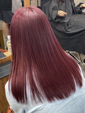 モイ(moy) サラサラ艶々なチェリーレッドカラー【エフェクトブリーチ使用】