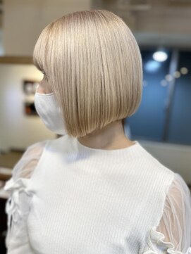 ブリッツ レボ(BLITZ-REVO) ボブ×艶ミルク　　圧倒的艶ハイトーン　ひろ